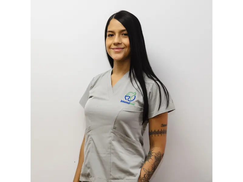 Laura Orozco, Asistente · Turno Nocturno en Hospital Veterinario Intensivet